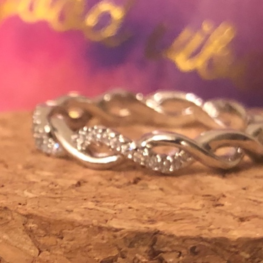 The Vines, Treat Yourself!! White Gold Simplicity - Picture 3 of 8